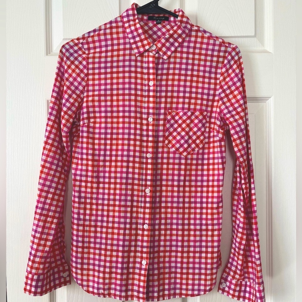 Women’s Gingham Collared Button-down Shirt